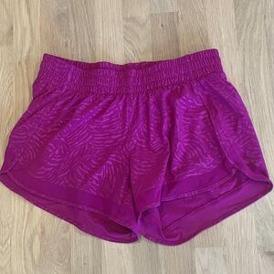 Athleta 4” Magenta Printed Mesh Racer Run Short